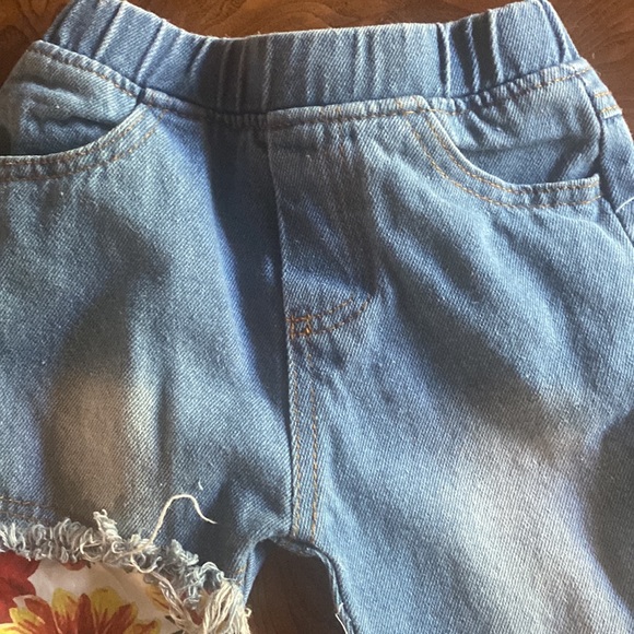 Adorable sunflower outfit - Picture 4 of 7